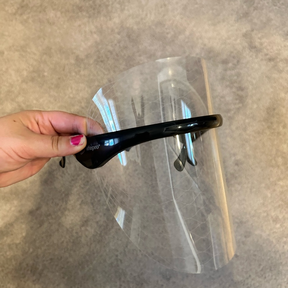 Light therapy mask